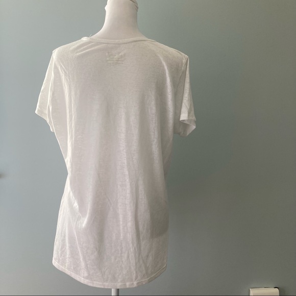 Under Armour Ladies White Semi-fitted Heat Gear T-shirt size Large - Picture 6 of 6